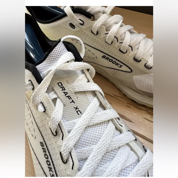 Brooks Shoes  Womens 9 Draft XC Running Sneakers White Mesh Spikes 1000391D129 - Picture 4 of 8